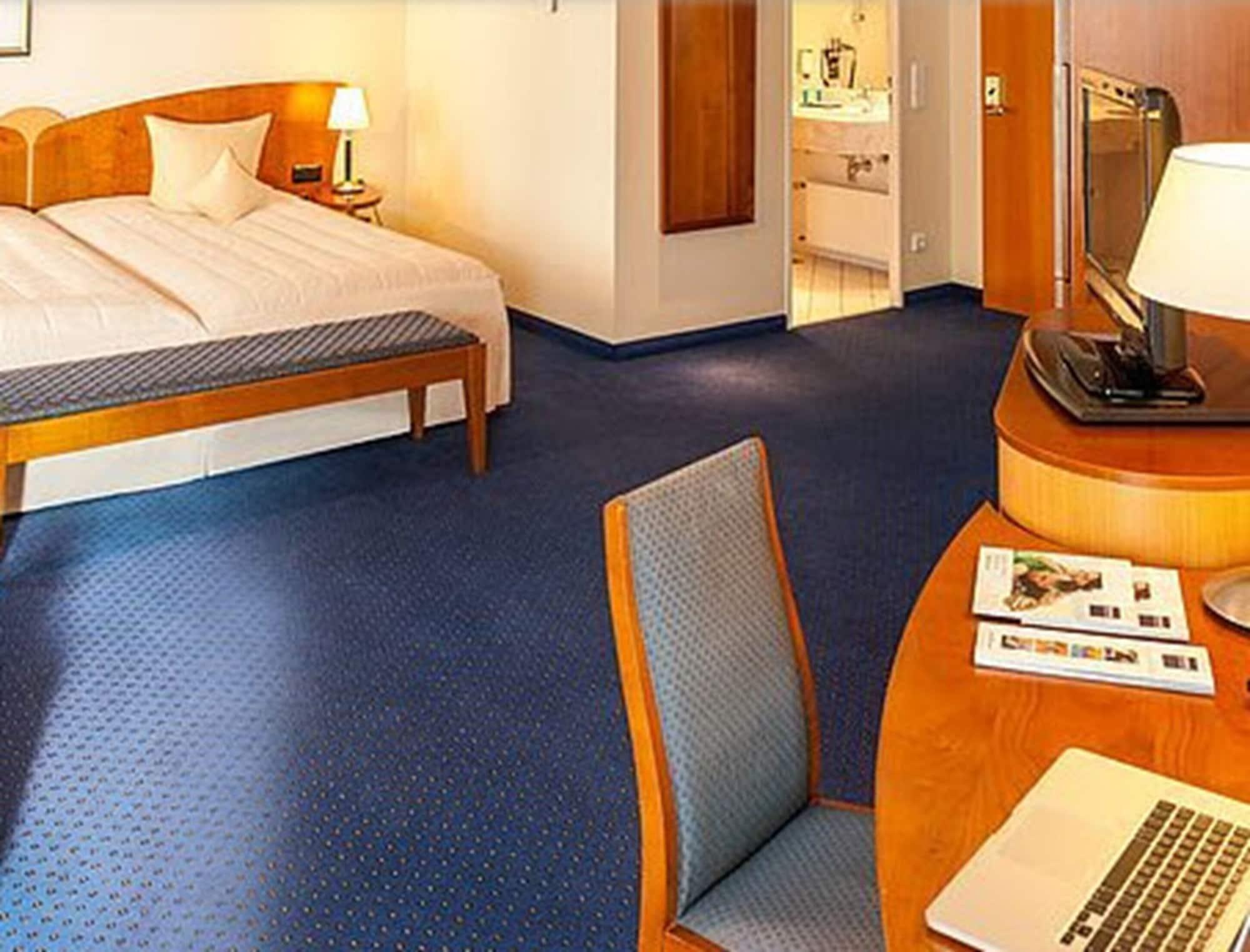 Hotel Dorint Charlottenhof Halle 4*