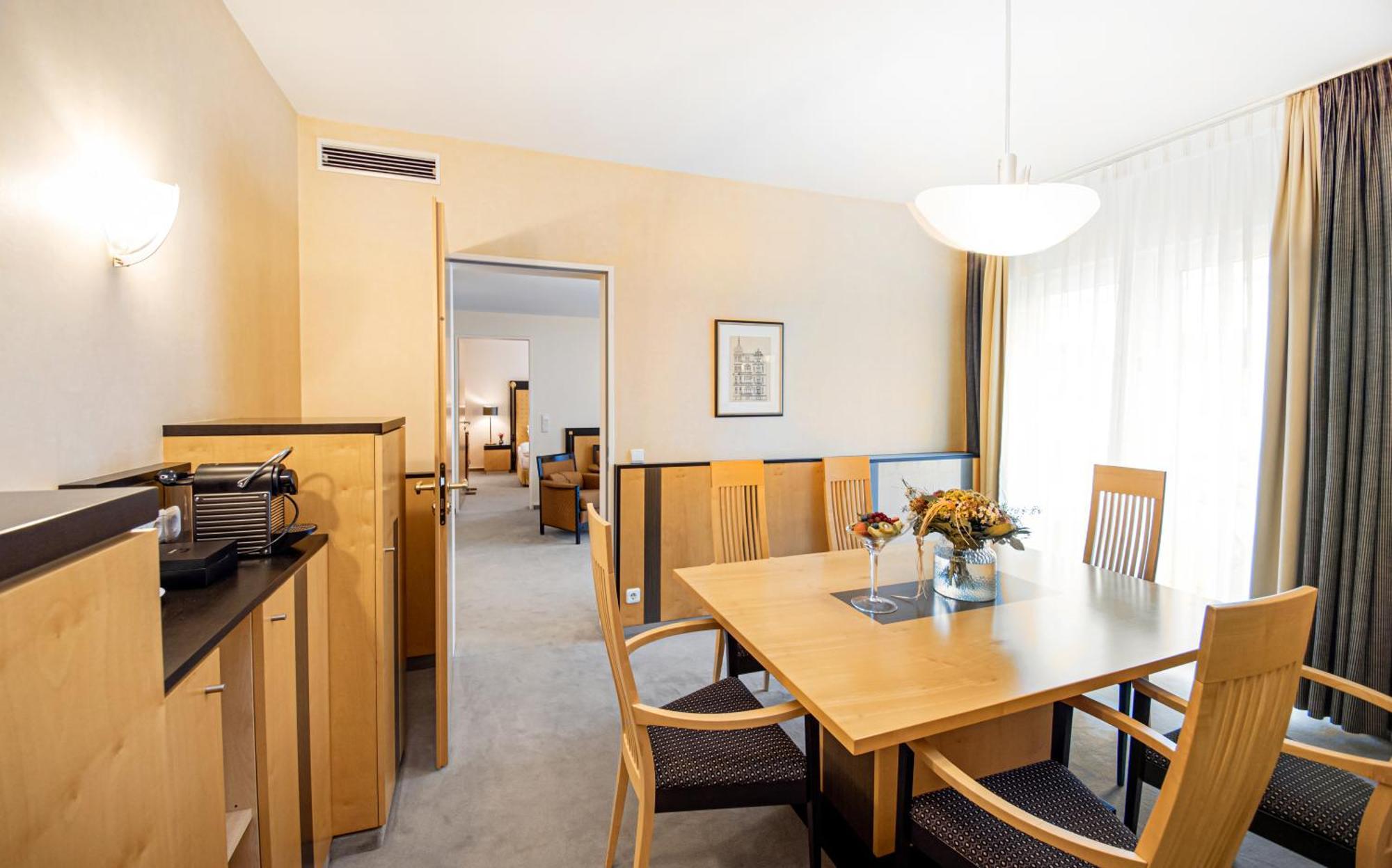 Dorint Charlottenhof Halle Hotel