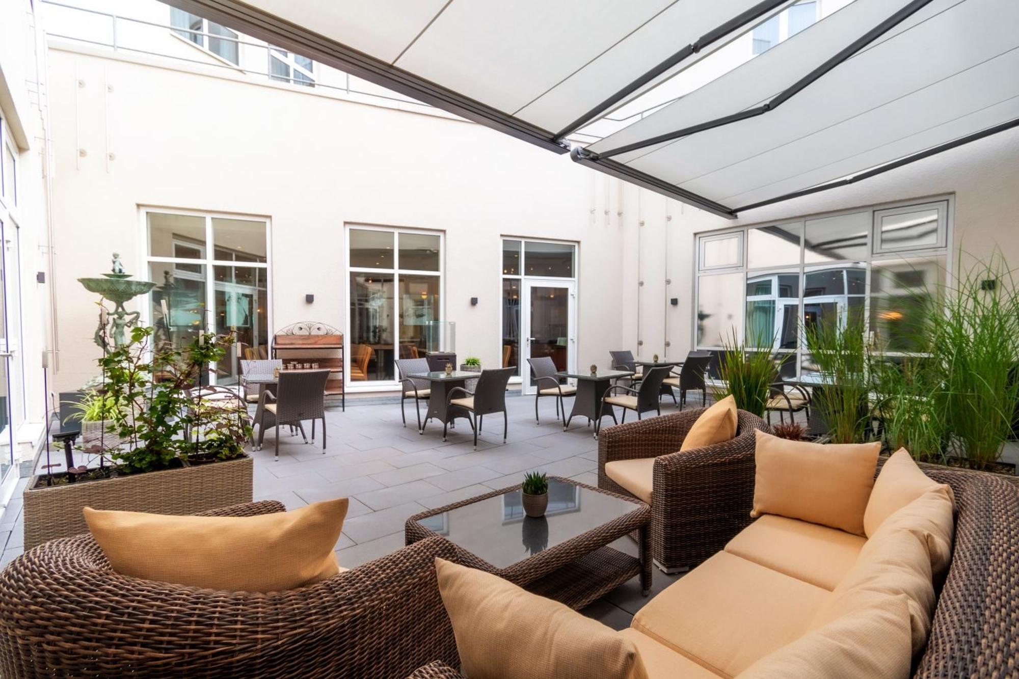 Hotel Dorint Charlottenhof Halle 4*