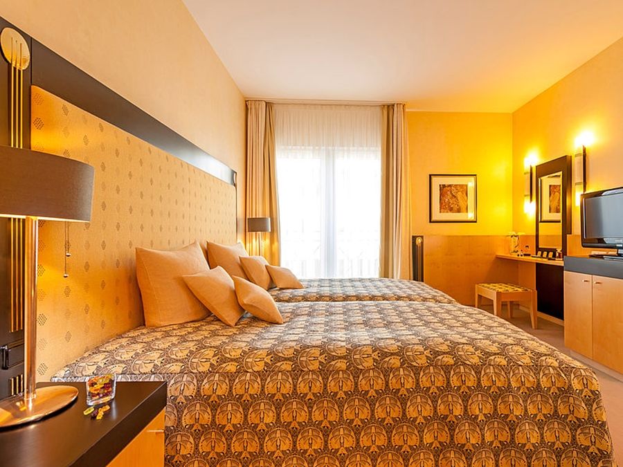 Hotel Dorint Charlottenhof Halle 4*
