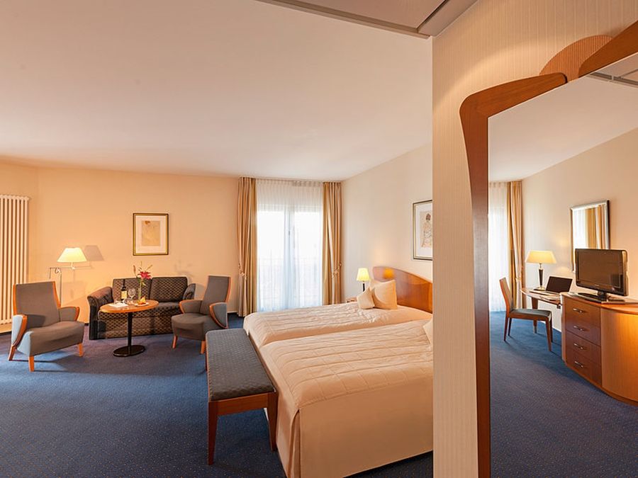 Hotel Dorint Charlottenhof Halle 4*