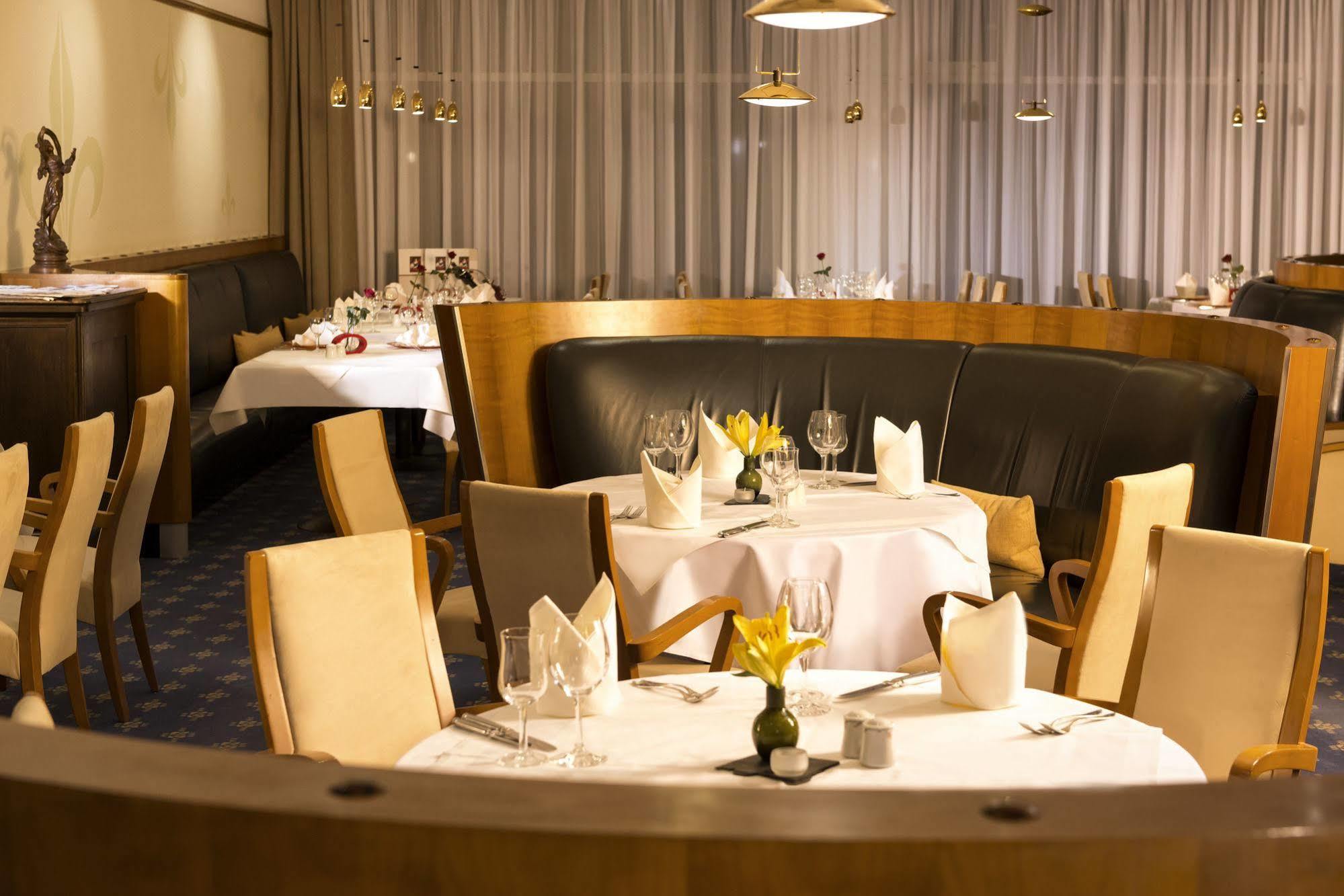 Dorint Charlottenhof Halle Hotel